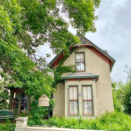 Pansy'S Parlor Bed & Breakfast Golden Exterior foto