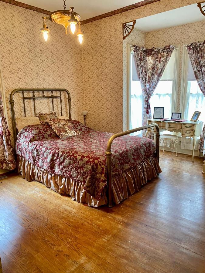 Pansy'S Parlor Bed & Breakfast Golden Exterior foto