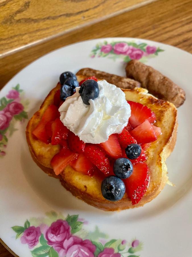 Pansy'S Parlor Bed & Breakfast Golden Exterior foto